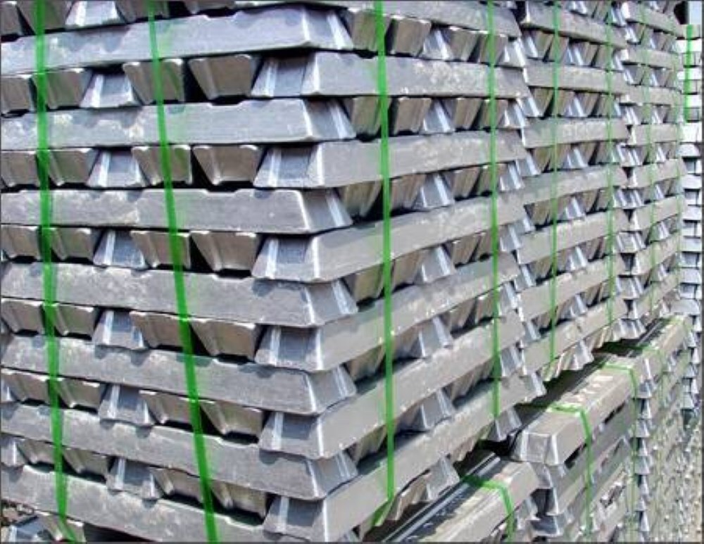Prezzo dell’aluminium cala: l’aumento della produzione cinese spinge i prezzi al ribasso