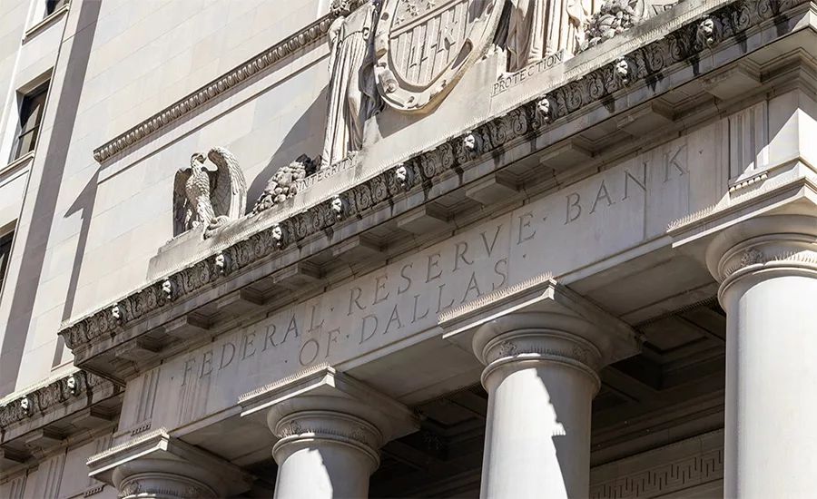 Meno immigrati, meno manodopera: la Dallas Fed avverte il settore delle costruzioni del Texas