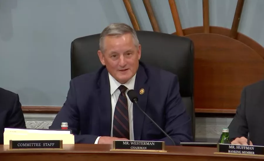 Riforma dei permessi federali: velocità di approvazione in aumento, ma minaccia la protezione ambientale