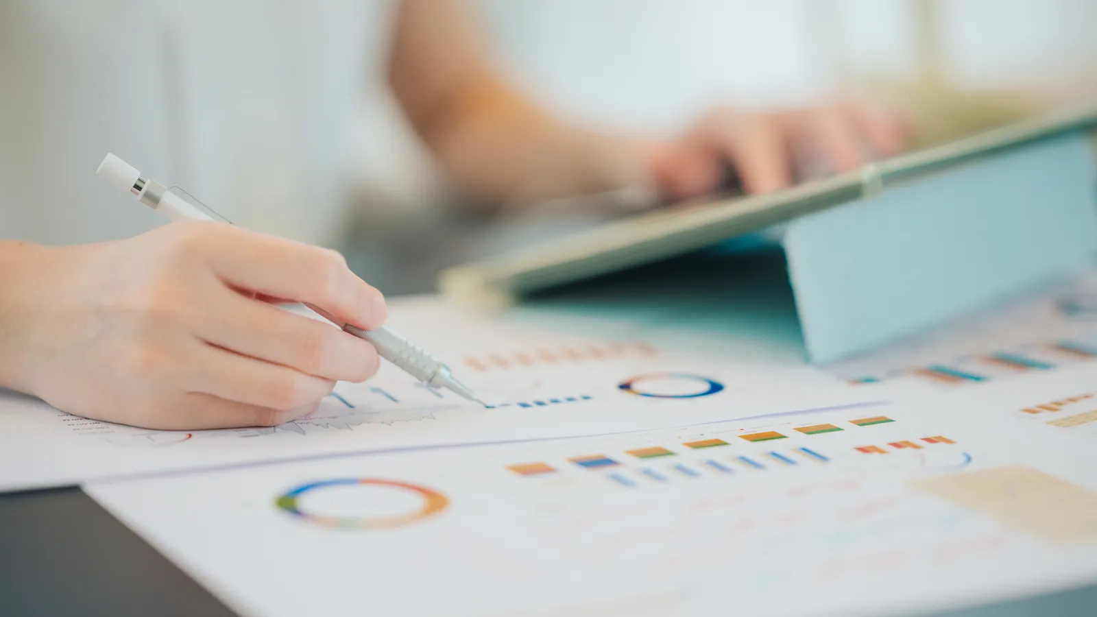 Crollo della fiducia fiscale nelle città americane: l’impatto della riduzione dell’aiuto COVID‑19