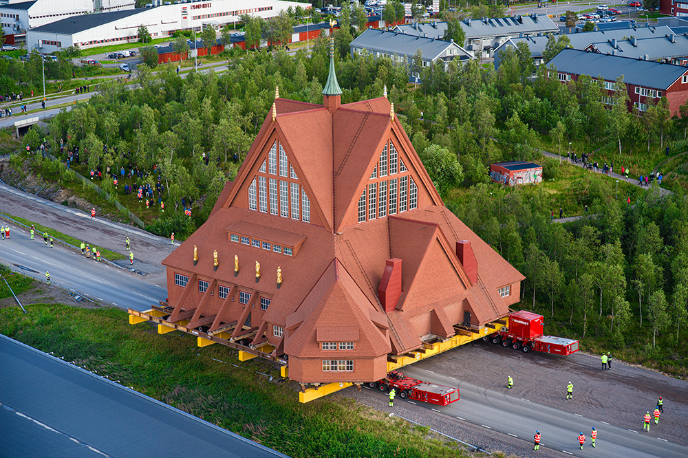 Kiruna: la chiesa spostata di 5 km per salvare il patrimonio culturale