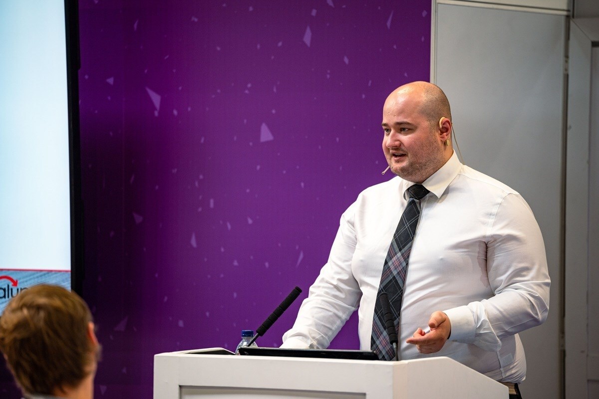 Martin Hyde in secondment presso DEFRA: guida al nuovo Deposit Return Scheme per i contenitori di bevande