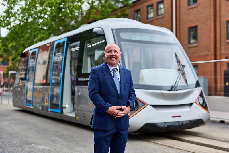 Coventry avanza verso il tram autonomo con il prototipo Very Light Rail