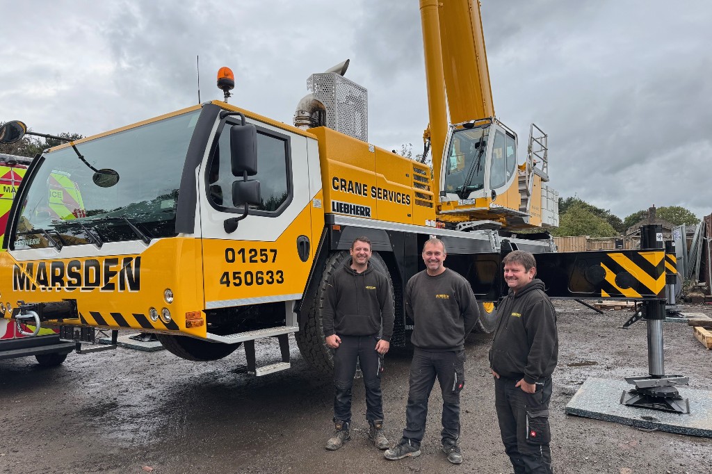 Marsden Crane Services riceve nuovo ponteggio Liebherr da 150 tonnellate