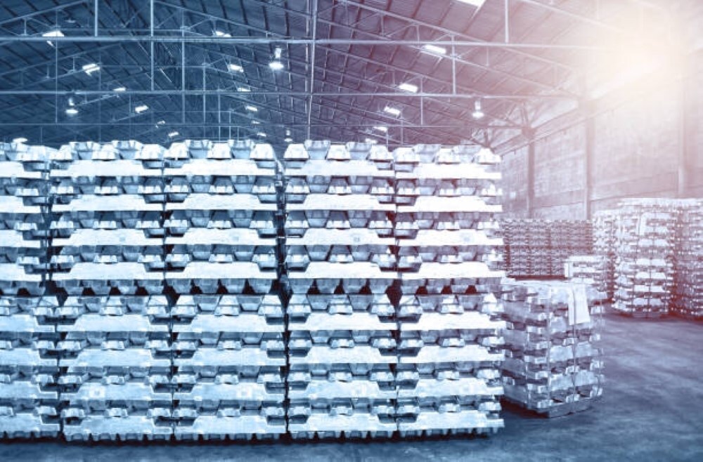 Alluminio LME: prezzi salgono di 18 USD/t grazie alla cancellazione di warrant