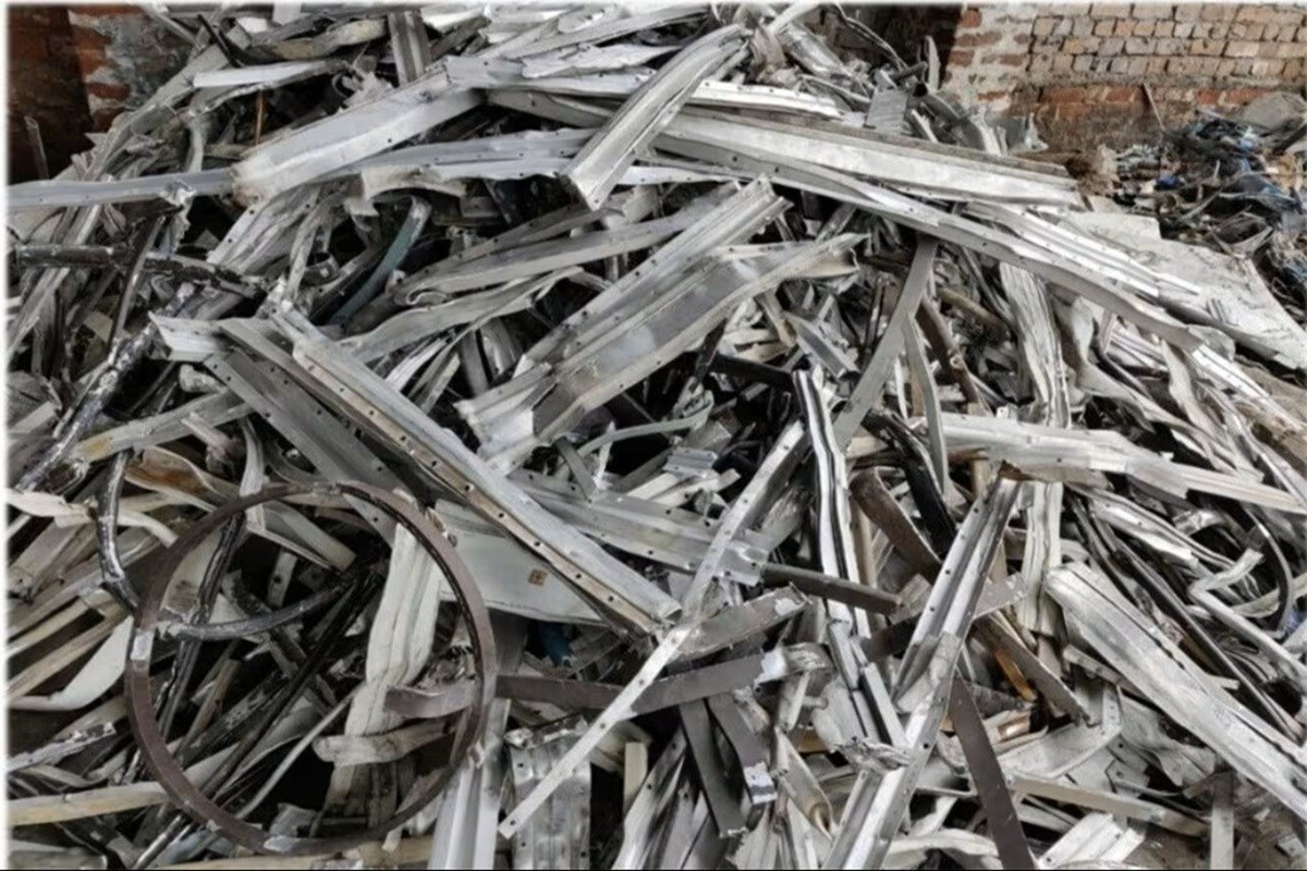 Aluminum Futures: prezzi SHFE e LME, inventari in aumento e l’influenza delle politiche cinesi
