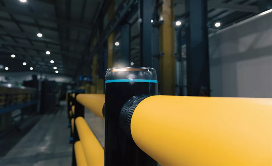 Parapetti in polimero per magazzini ad alta velocità: vantaggi, limiti e confronto con l’acciaio