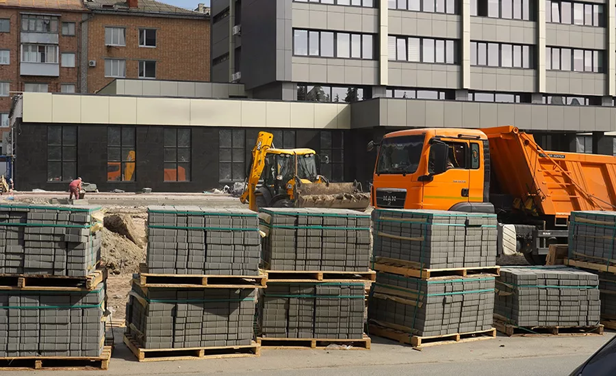 Declino del backlog di costruzioni: più concorrenza e minori margini per i contraenti nel 2026