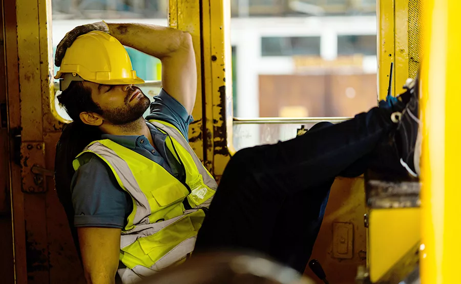 Costruzioni: le offerte di lavoro si contraggono e le assunzioni rallentano a ottobre