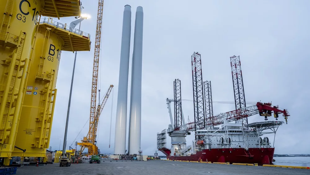 Il Dipartimento dell'Interno degli Stati Uniti sospende la costruzione di cinque progetti eolici offshore per motivi di sicurezza nazionale