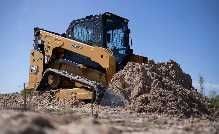 Doosan Bobcat denuncia Caterpillar per 14 brevetti: la nuova guerra legale nel settore delle attrezzature da costruzione
