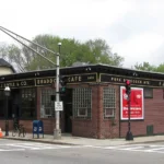 Doyle's Café a Boston demolito all'improvviso: i vicini in shock