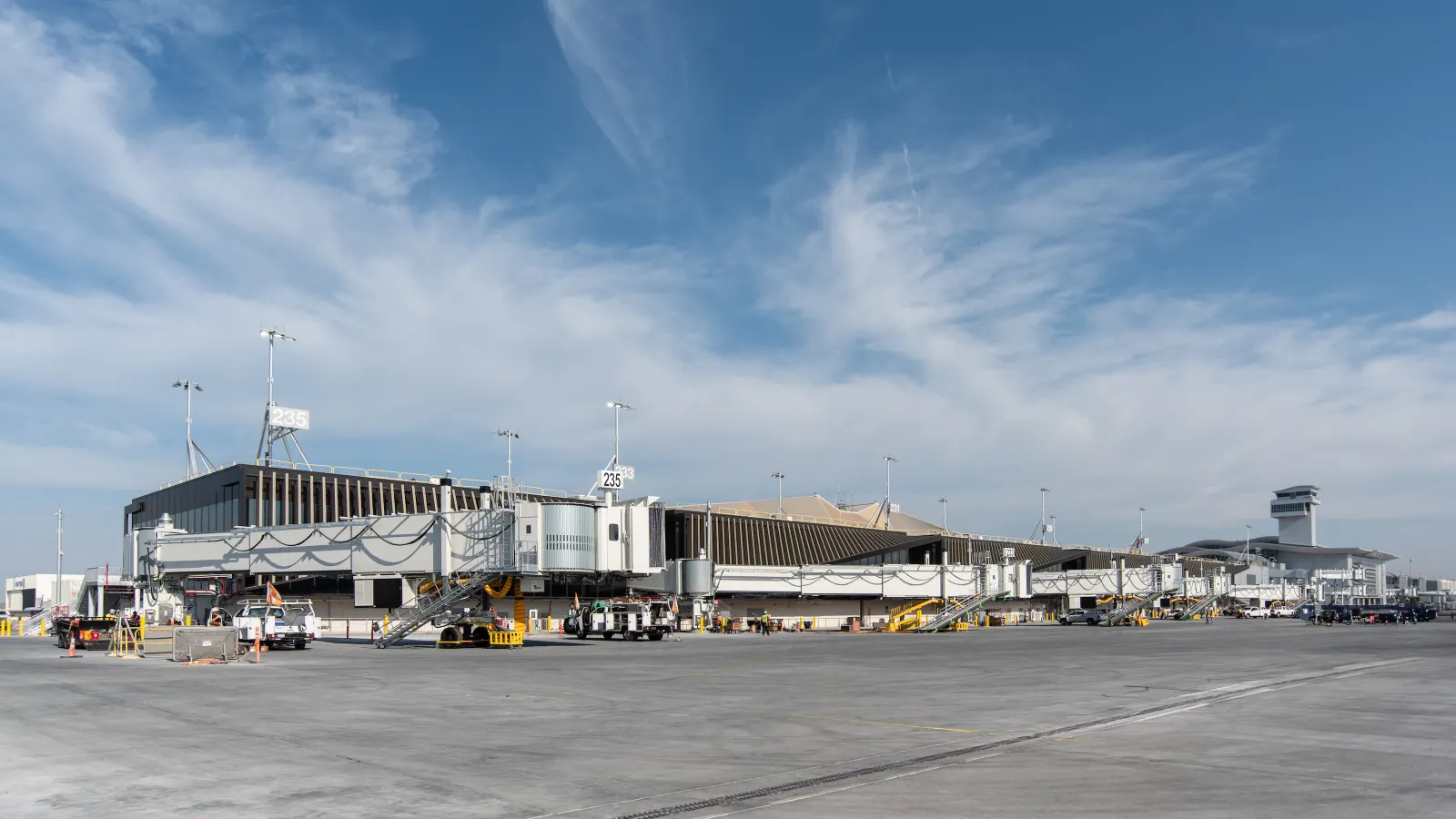 Due progetti da oltre un miliardo di dollari avviati a novembre: il settore delle costruzioni mantiene slancio nella seconda metà dell'anno