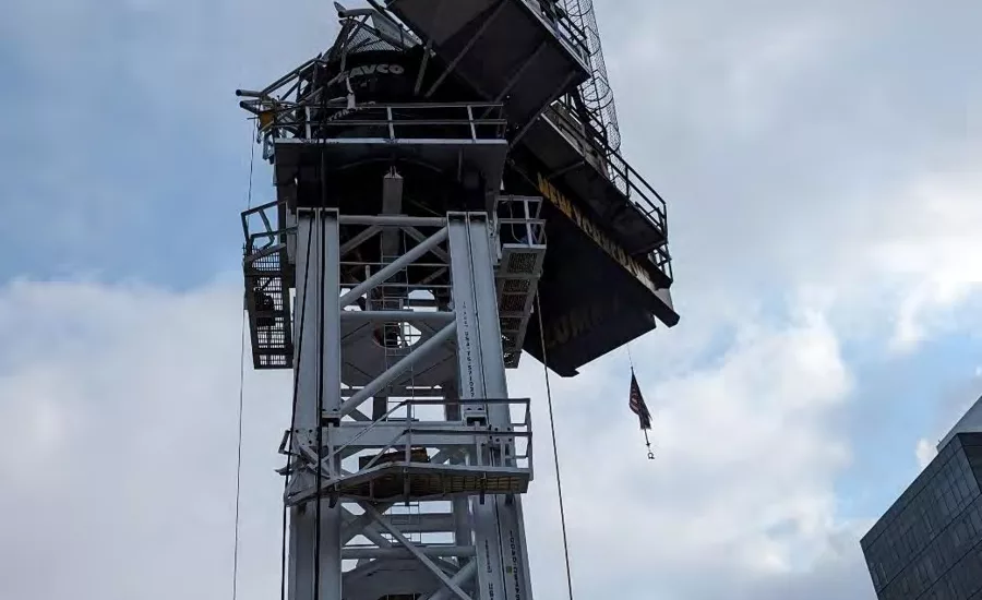 Crollo di una gru a torre a New York: il tubo idraulico guasto è la causa principale