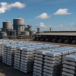 Prezzi alluminio LME scendono: offerta al contado a 3.081 USD mentre le scorte di apertura diminuiscono del 4,6 %