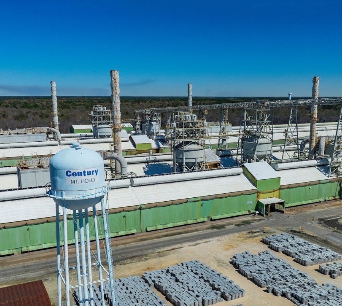 Century Aluminium in rally: azioni superano $42,85 e analisti puntano su buy