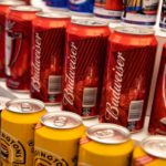AB InBev riacquista quasi metà delle sue stabilità di lattine negli USA per ridurre i costi di produzione