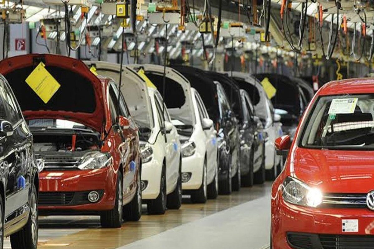 Cina 2025: produzione e vendite di automobili raggiungono record, esportazioni oltre 7 milioni di unità