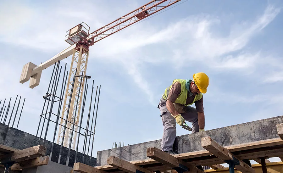 Occupazione nel settore delle costruzioni in calo: la mancanza di fondi federali rallenta i progetti