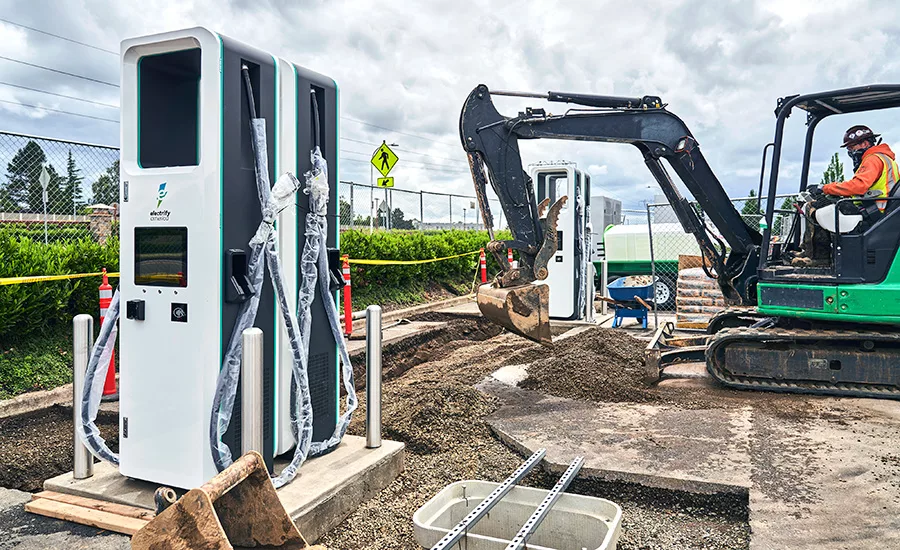 Giudice annulla blocco USDOT: i fondi NEVI tornano a disposizione per le stazioni di ricarica EV