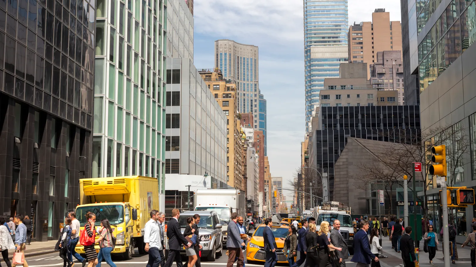 Uffici in auge: la presenza in sede delle Fortune 100 spinge il mercato a record, JLL