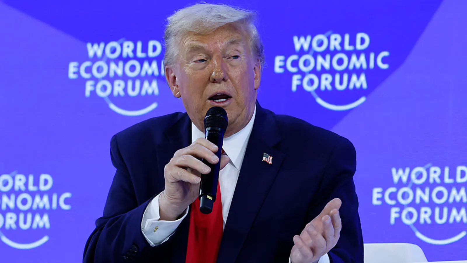 Presidente USA introduce ordine esecutivo a Davos per limitare gli investitori istituzionali sul mercato delle abitazioni unifamiliari