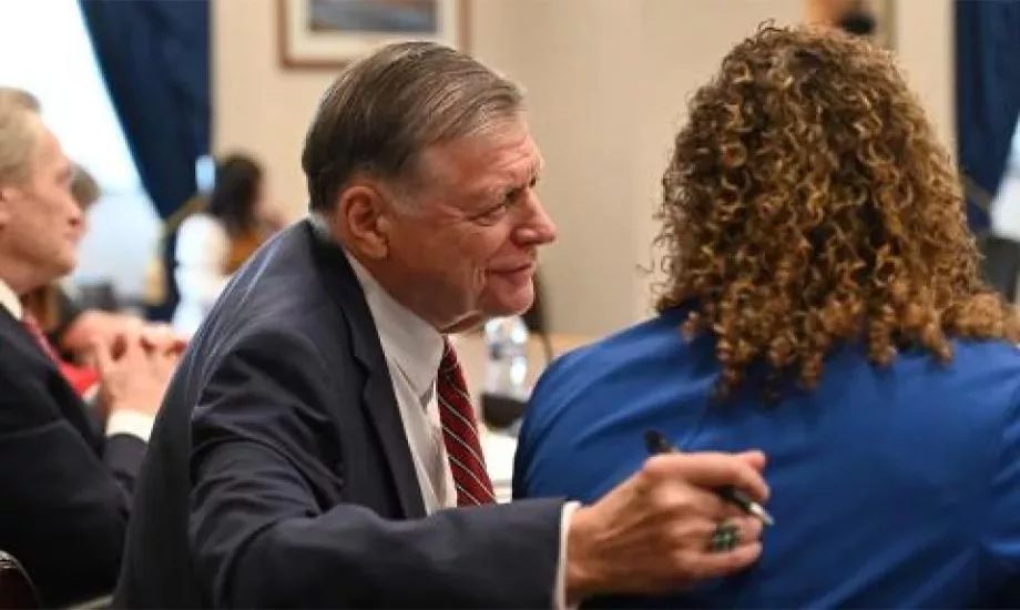 Congresso approva il pacchetto “Mini‑Bus” per evitare la chiusura del governo federale