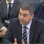 Carillion: l'ex CEO multato di 238.000 sterline dalla FCA per violazioni di conformità