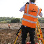 Robertson ritorna in profitto, ma abbandona l'ingegneria civile