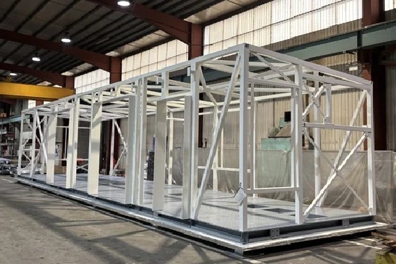 Severfield chiude la divisione Modular Solutions: fine di un segmento di prefabbricazione in acciaio