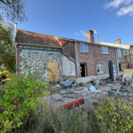 Casa storica sollevata: fine allagamenti grazie a macchinari idraulici