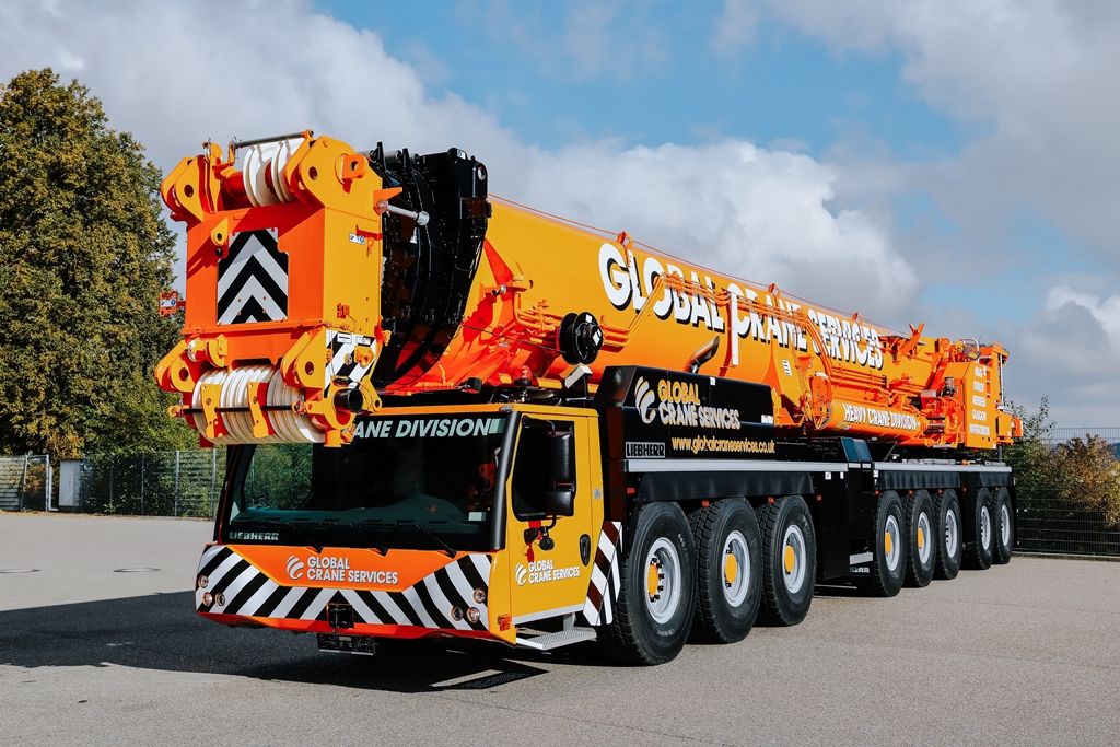 Global Crane Services amplia la flotta con un nuovo elevatore da 700 tonnellate
