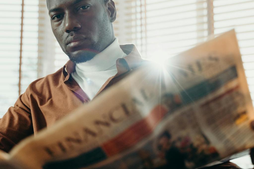 Avvisi di profitto triplicano nel 2025: il settore delle costruzioni britannico in crisi post‑pandemia