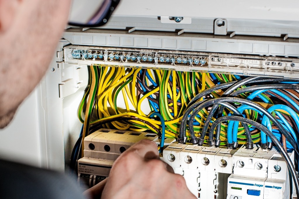 Il divario di competenze elettriche si allarga: rischi e soluzioni per il settore delle costruzioni