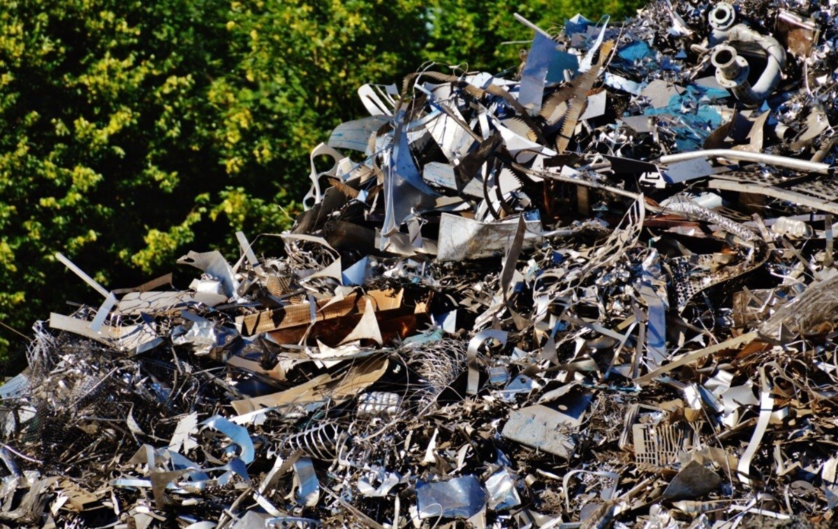 Ghana investe nel riciclaggio: il ministro visita Recyclers Ghana Ltd e promuove l’industria locale