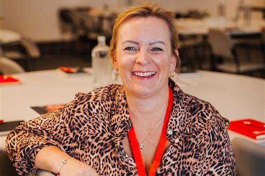 Kier Group nomina Tracey Collins direttore della sostenibilità: un nuovo impegno ESG nel settore delle costruzioni