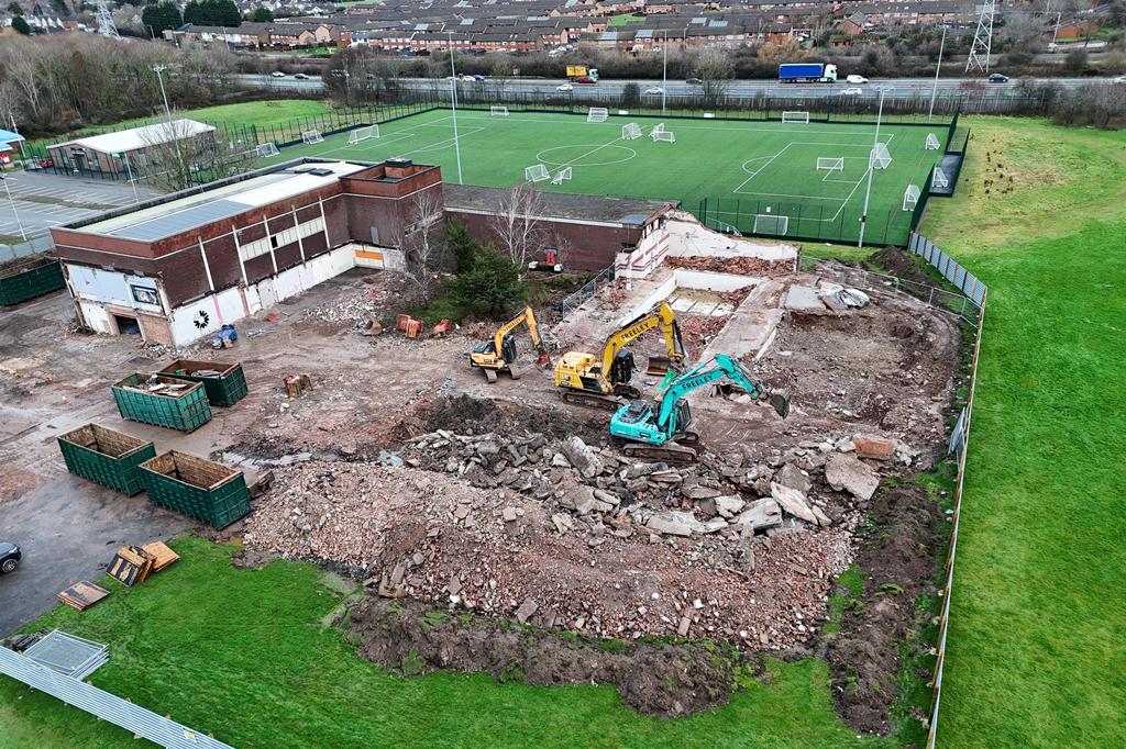 Birkenhead: il centro ricreativo Woodchurch viene demolito per la riqualificazione urbana