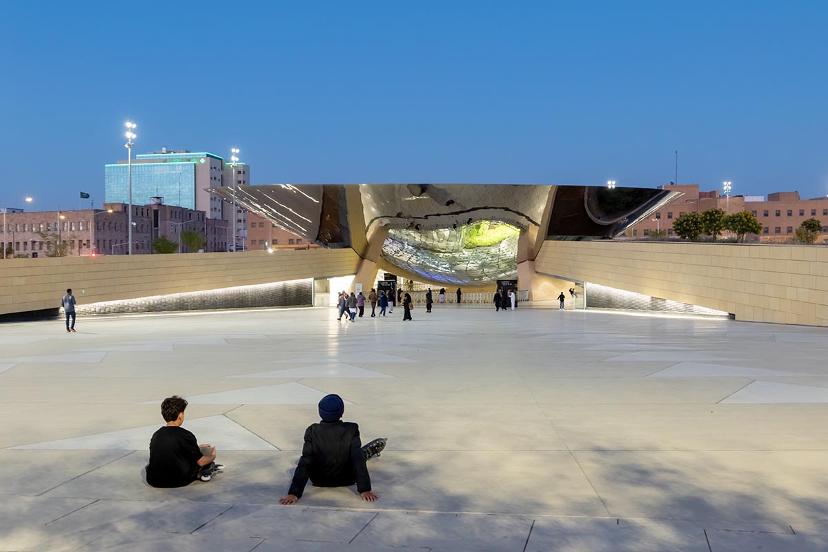 Al-Qiri: la stazione di Riyadh con tetto speculare di Snøhetta