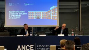 Rinnovare le scuole italiane: 12 miliardi di euro e il ruolo del settore privato
