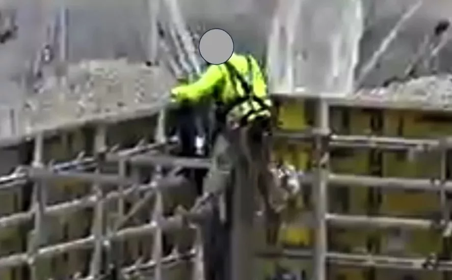 Operaio di ferro cade dal Fermilab: 40 milioni di risarcimento per lesioni traumatiche