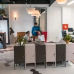 Le grandi imprese adottano coworking più piccoli: riduzione costi e maggiore flessibilità