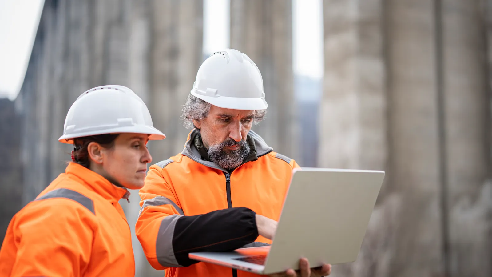 Intelligenza artificiale: proteggere profitti e sicurezza nei cantieri