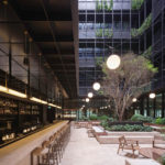 Tbilisi: l'ex ufficio postale diventa hotel “ü-room” con facciata modernista preservata