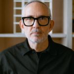 Níall McLaughlin premiato con la Royal Gold Medal del RIBA per l'eccellenza architettonica